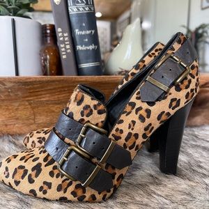 Naughty Monkey animal print shoes-sz 6